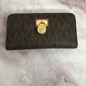 Michael kors wallet